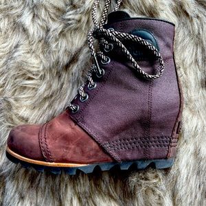 Sorel Joanie lace up wedge boot